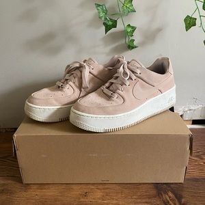 Nike Air Force 1 sage low